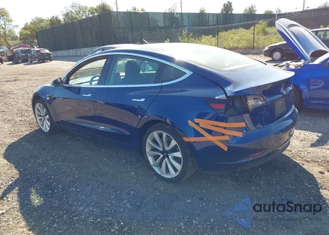 2020 Tesla Model 3 Standard Range Plus Rear-Wheel Drive/Standard Range Rear-Wheel Drive z USA, uszkodzony, nr VIN 5YJ3E1EA9LF598603